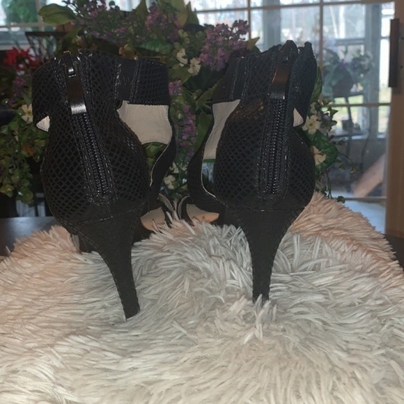 Cato Heels Ankle Strap Back Zip Black Snakeskin size 7 - Picture 3 of 8
